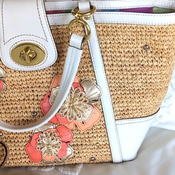 Coach Hamptons Straw Floral Applique Weekender Tote Coral/White & Wristlet NWT - Picture 14 of 17